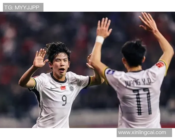 足球明星意外遭遇尴尬瞬间引发热议视频曝光引发球迷讨论与关注 足球明星意外遭遇尴尬瞬间引发热议视频曝光引发球迷讨论与关注